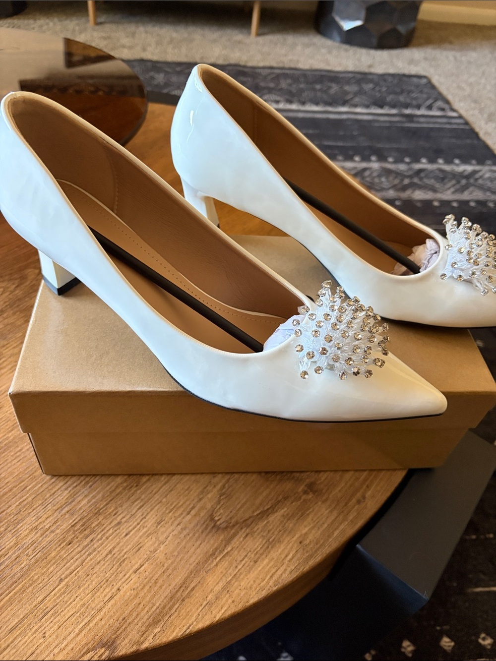 Women's white Pointed kitten heel Crystal Embellished Heels- New never worn- - Picture 6 of 9